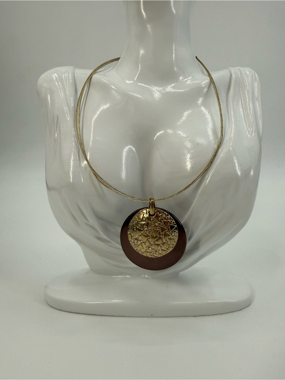 Dana Buchman Gold Tone Pendant Necklace Brown Resin Geometric Medallion - Picture 9 of 16